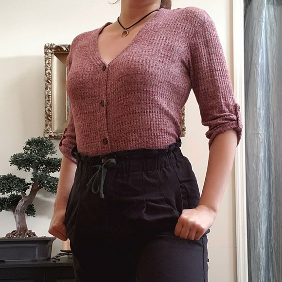 Heathered v-neck button up w/ 3/4 length sleeve - Picture 2 of 6